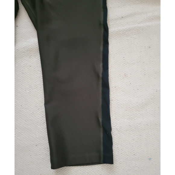 Nike dri fit womens leggings in a dark green size M - Picture 2 of 4